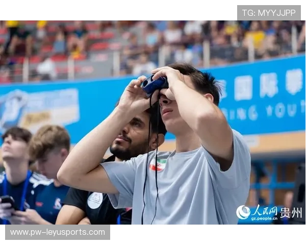 赛事报道：现场直击最热精彩瞬间，赛事精彩回顾